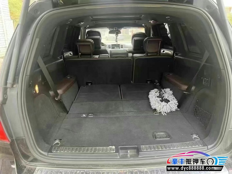 17年奔驰GL轿车抵押车出售