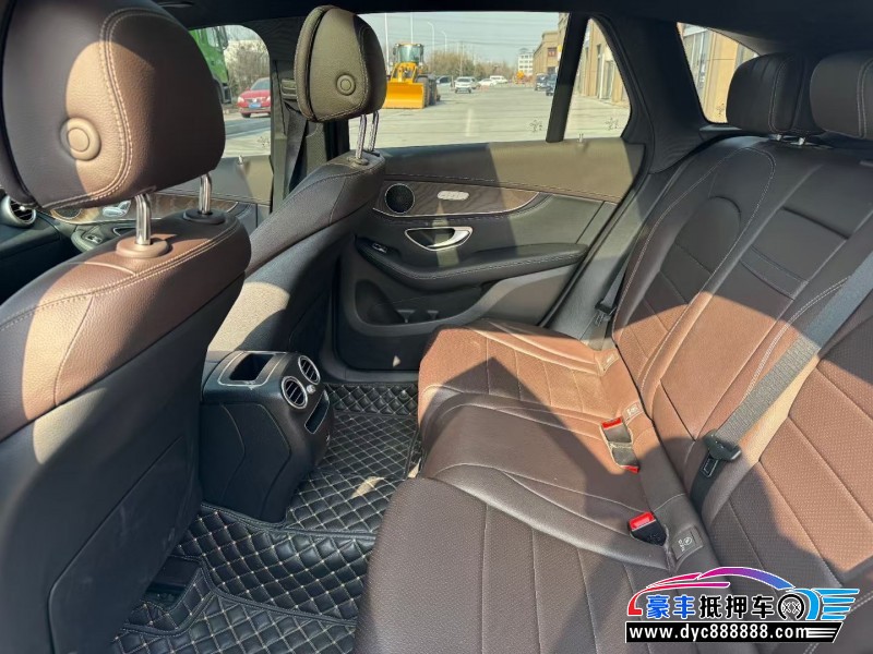 19年奔驰GLC轿车抵押车出售