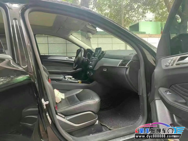 17年奔驰GLE轿车抵押车出售