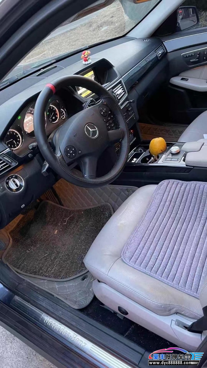 11年奔驰E轿车抵押车出售