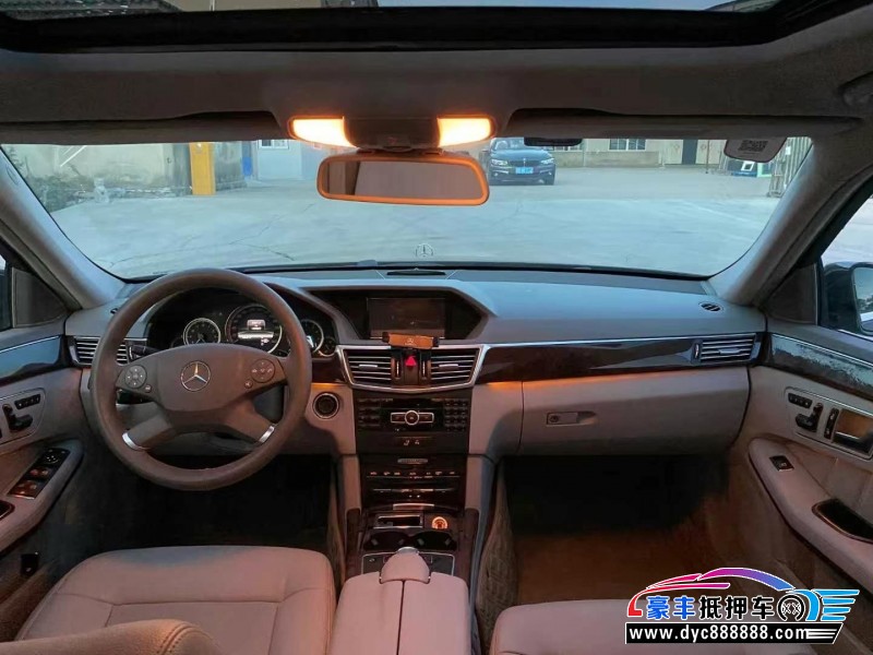 13年奔驰E轿车抵押车出售