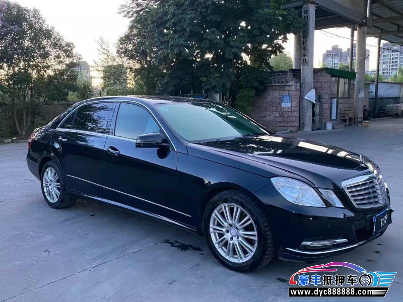 13年奔驰E轿车抵押车出售