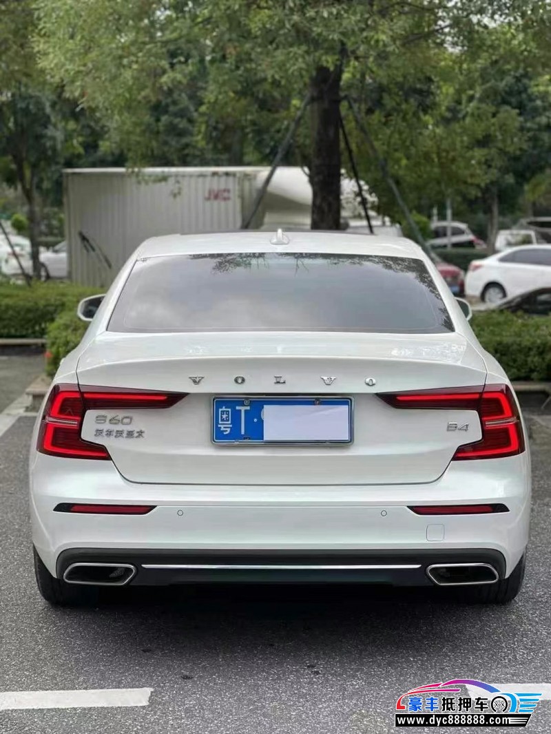 22年沃尔沃S60轿车抵押车出售