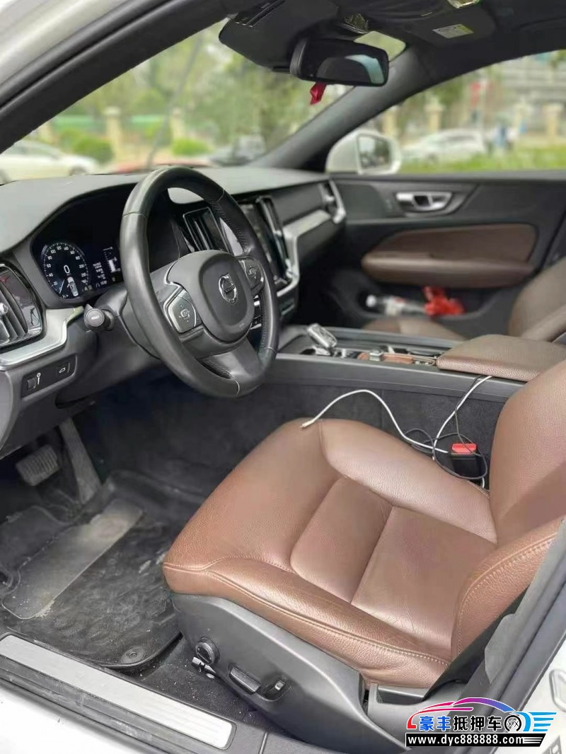 22年沃尔沃S60轿车抵押车出售