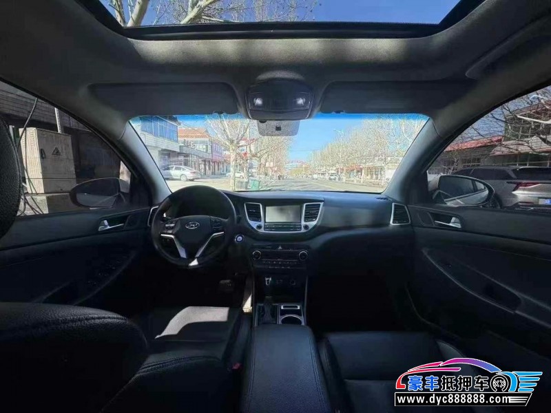 16年现代途胜轿车抵押车出售