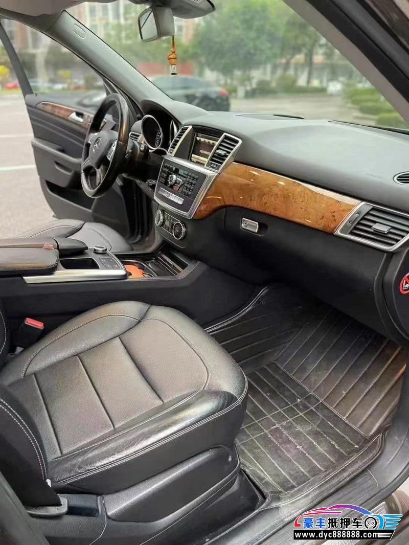 15年奔驰ML轿车抵押车出售