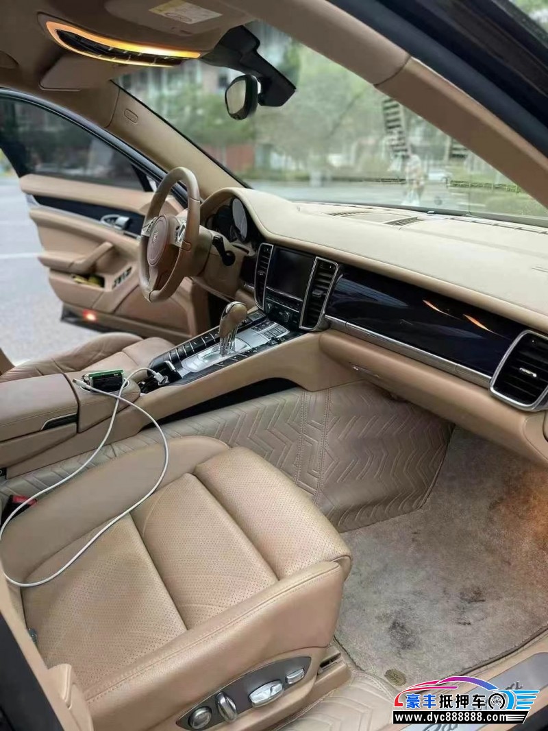 15年保时捷帕纳梅拉轿车抵押车出售