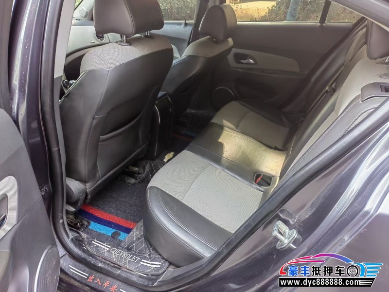 13年雪佛兰科鲁兹轿车抵押车出售