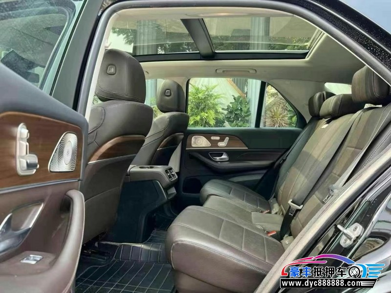 22年奔驰GL轿车抵押车出售