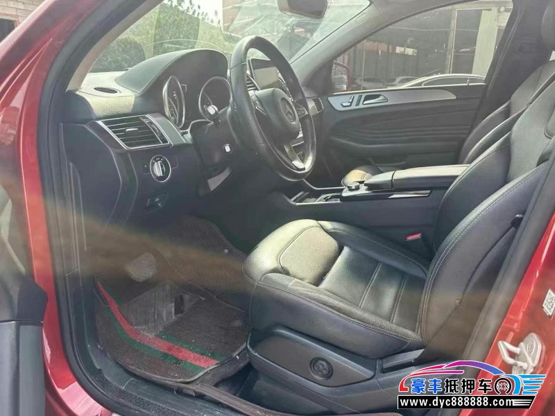 16年奔驰GL轿车抵押车出售