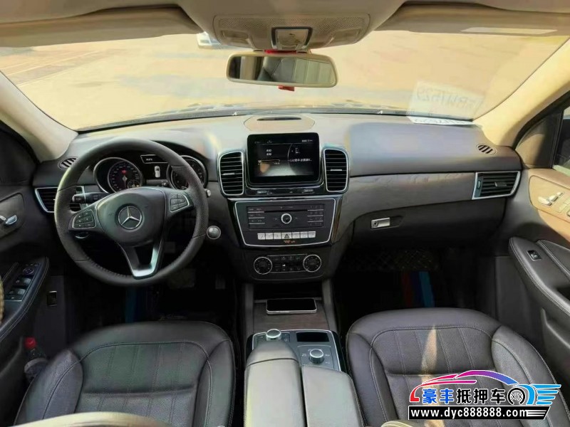 16年奔驰GL轿车抵押车出售