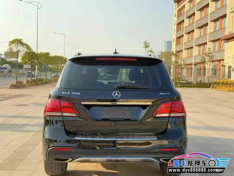 16年奔驰GL轿车抵押车出售