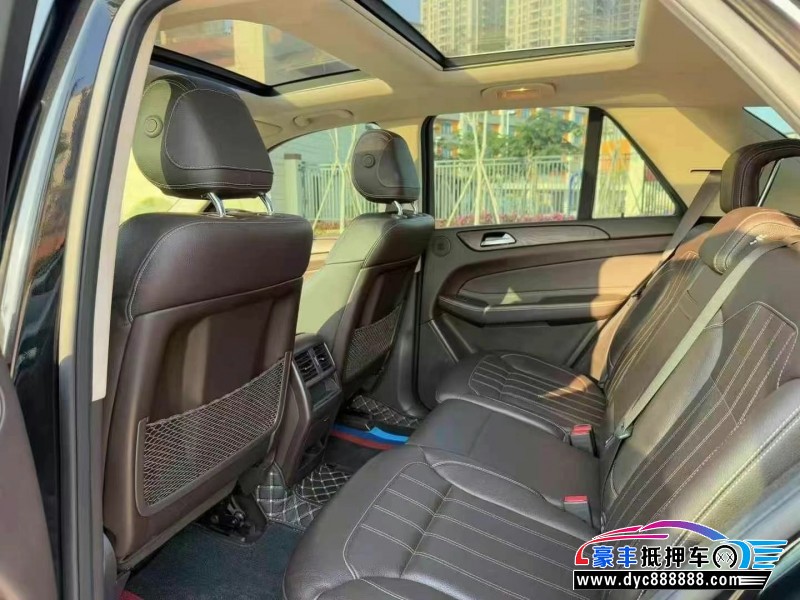 16年奔驰GL轿车抵押车出售