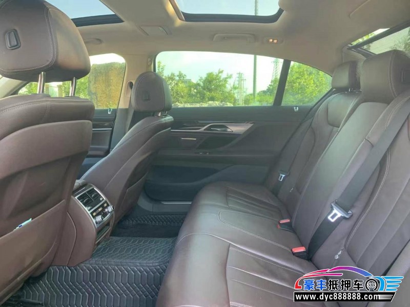 18年宝马7系轿车抵押车出售