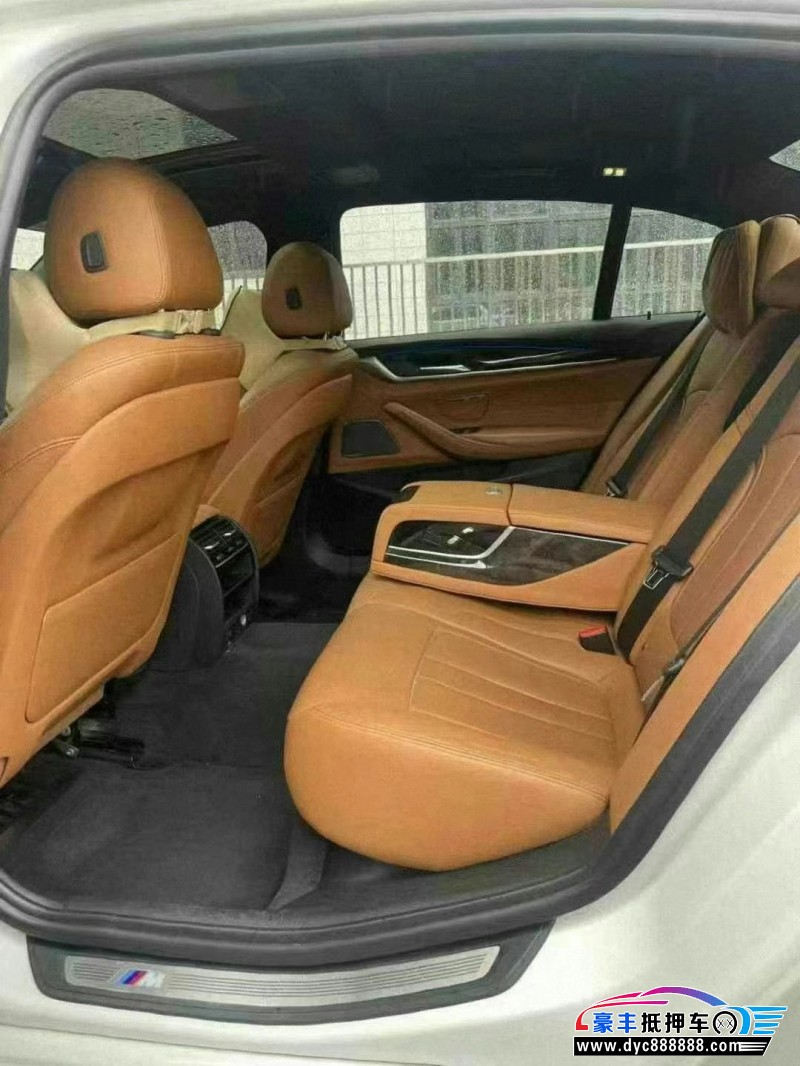 18年宝马5系轿车抵押车出售