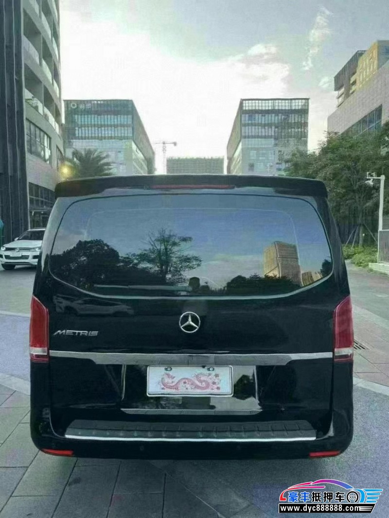 18年奔驰威霆轿车抵押车出售