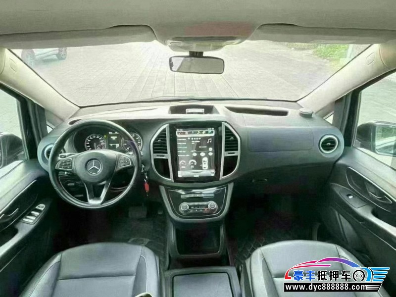 18年奔驰威霆轿车抵押车出售