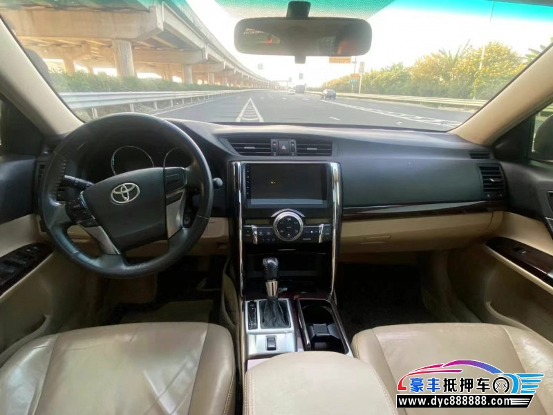 12年丰田锐志轿车抵押车出售