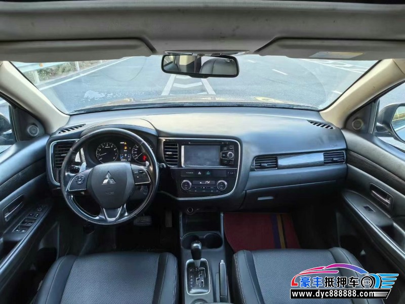 16年三菱欧蓝德轿车抵押车出售