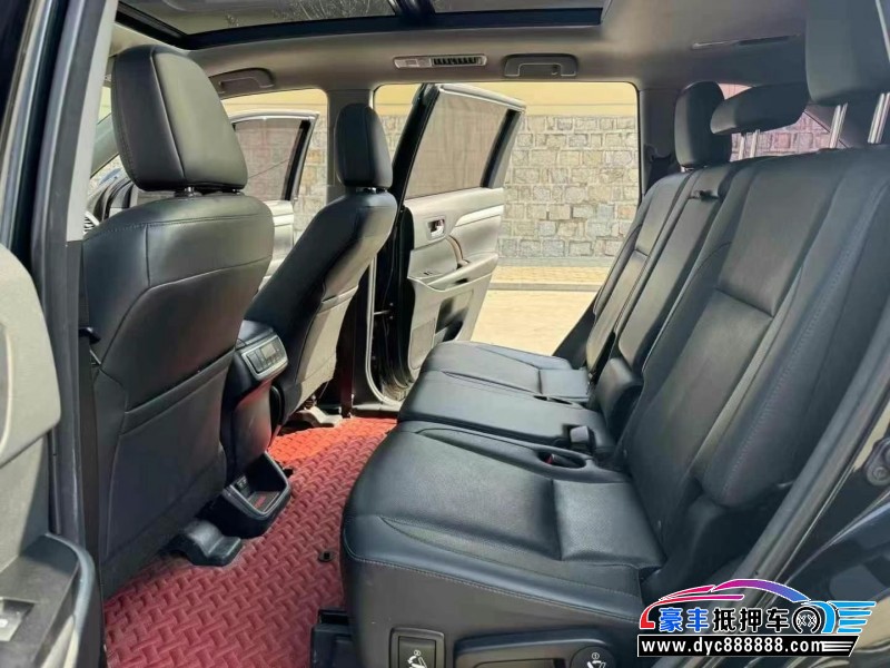 19年丰田汉兰达轿车抵押车出售