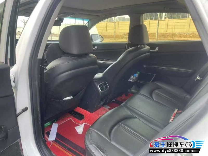 18年起亚K5轿车抵押车出售