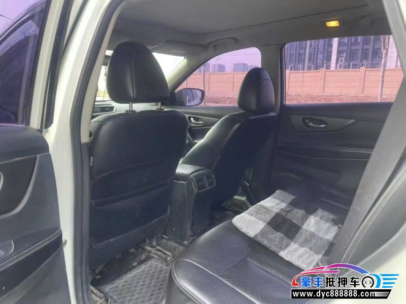 15年日产奇骏轿车抵押车出售