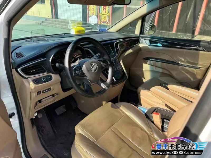 17年别克GL8轿车抵押车出售