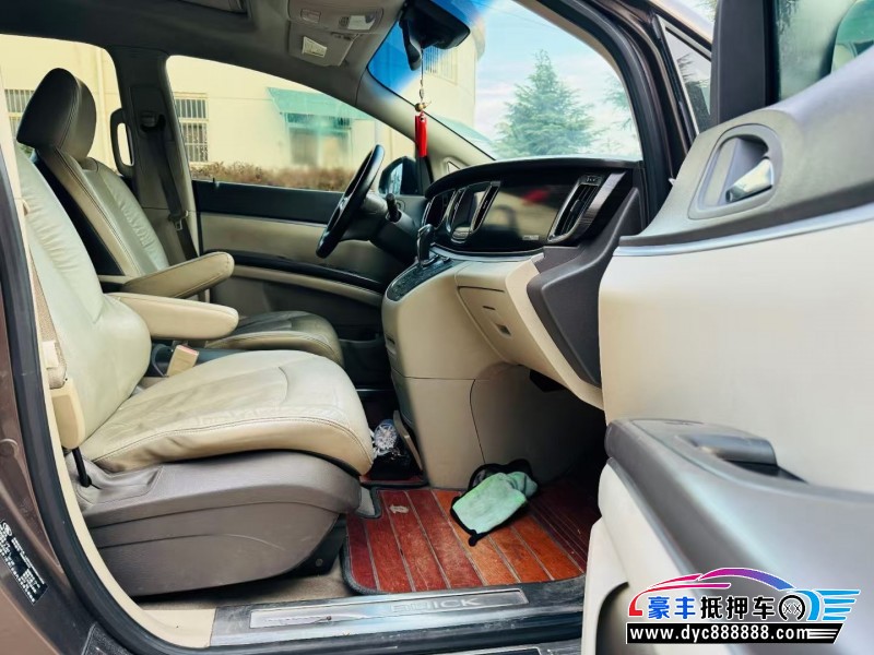 13年别克GL8轿车抵押车出售