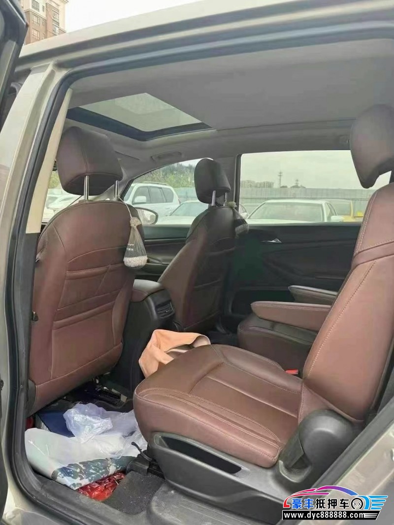 18年别克别克GL6轿车抵押车出售