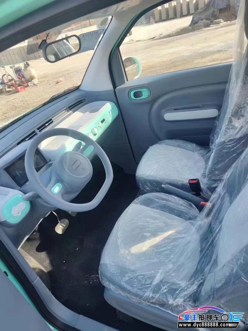 25年奔腾小马轿车抵押车出售