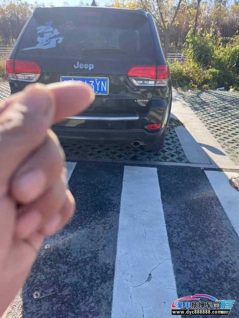 15年Jeep大切诺基轿车抵押车出售