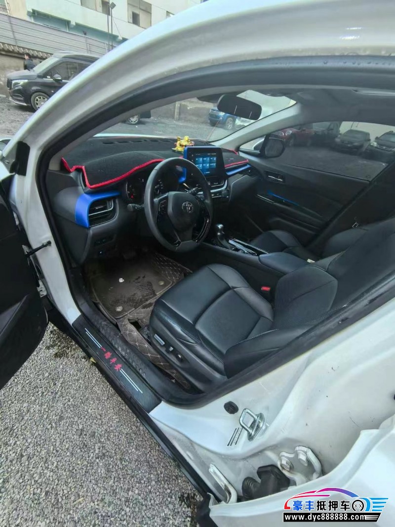 23年丰田C-HR轿车抵押车出售