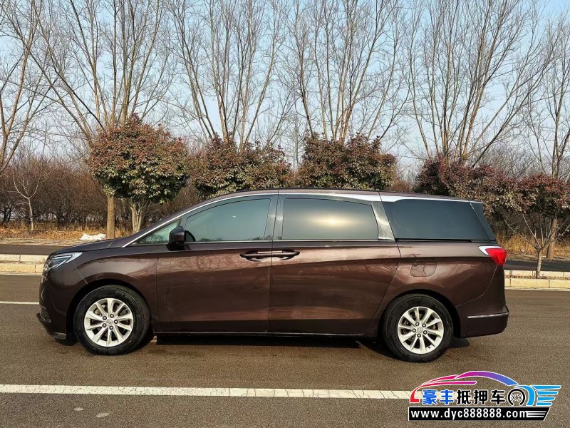 18年别克GL8轿车抵押车出售