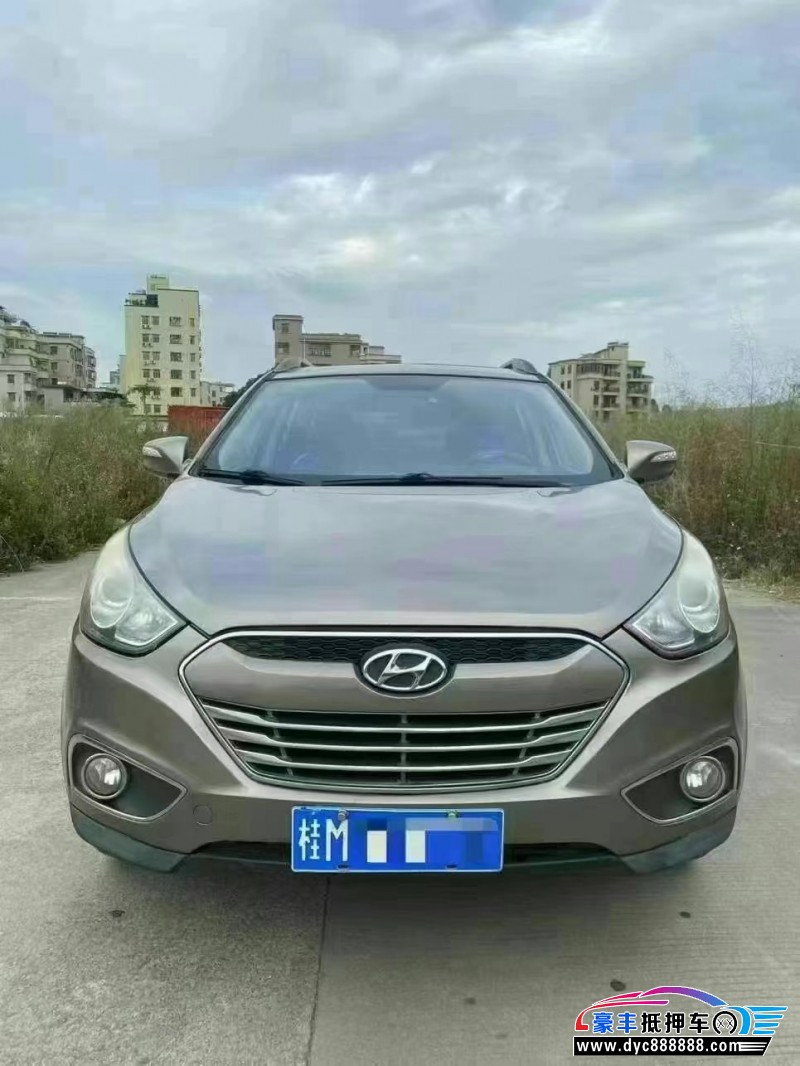 13年现代ix35轿车抵押车出售