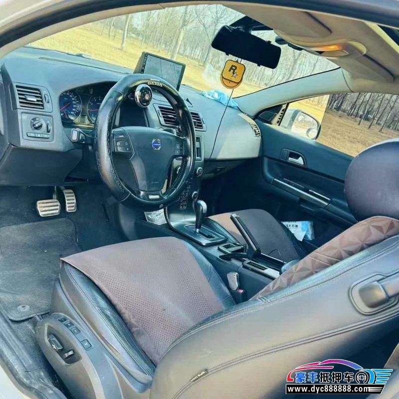 11年沃尔沃C30轿车抵押车出售