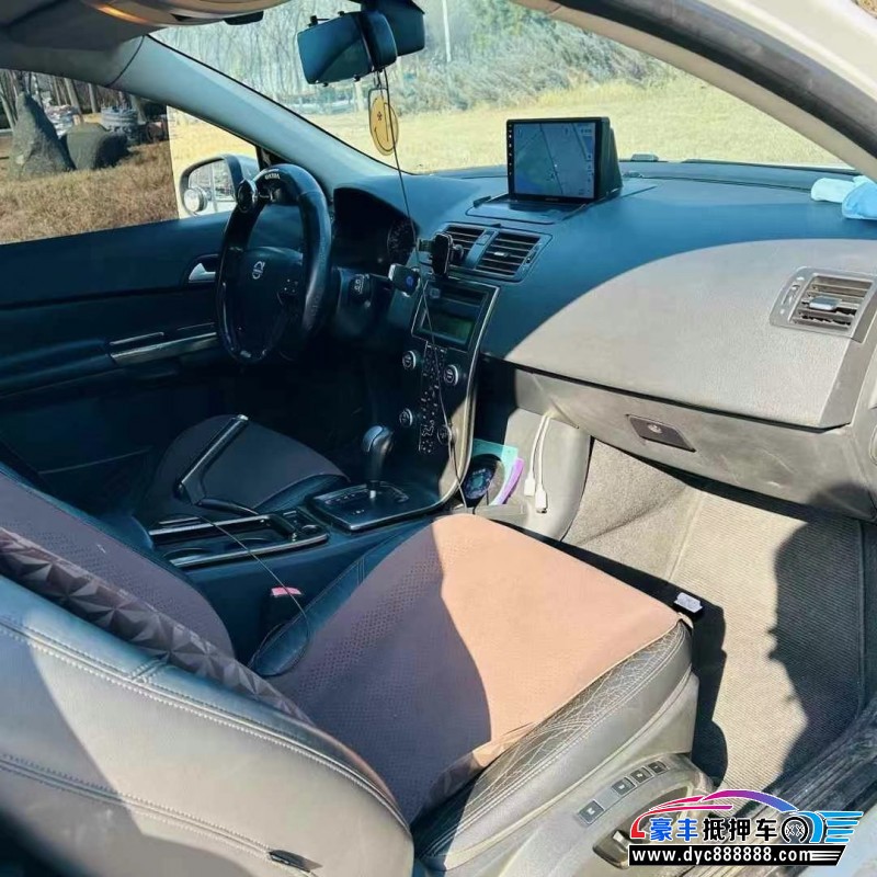 11年沃尔沃C30轿车抵押车出售