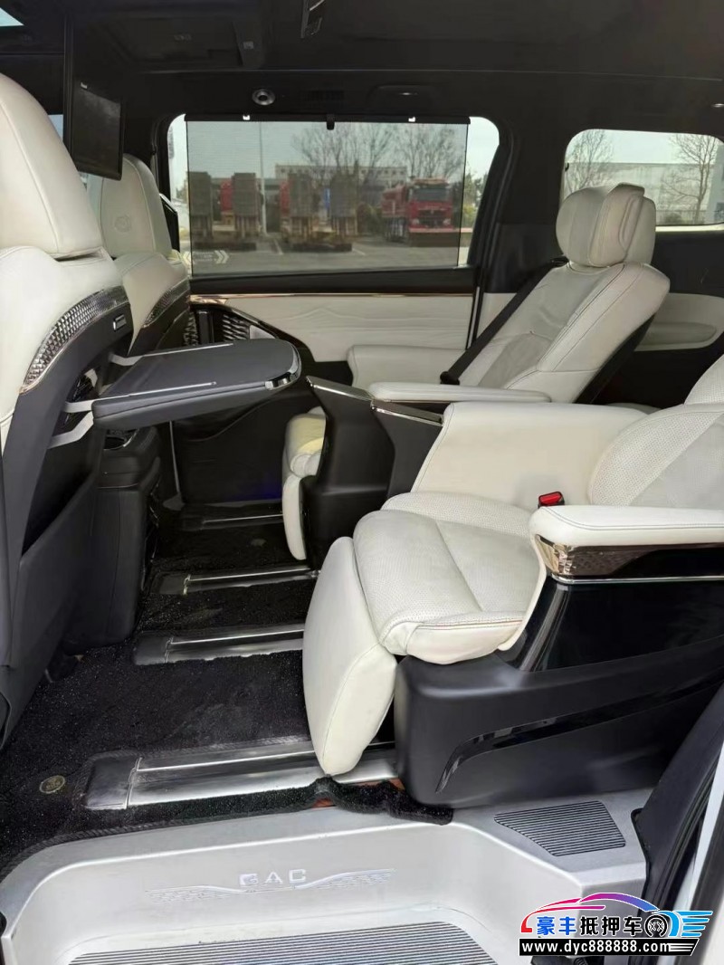 23年传祺M8轿车抵押车出售