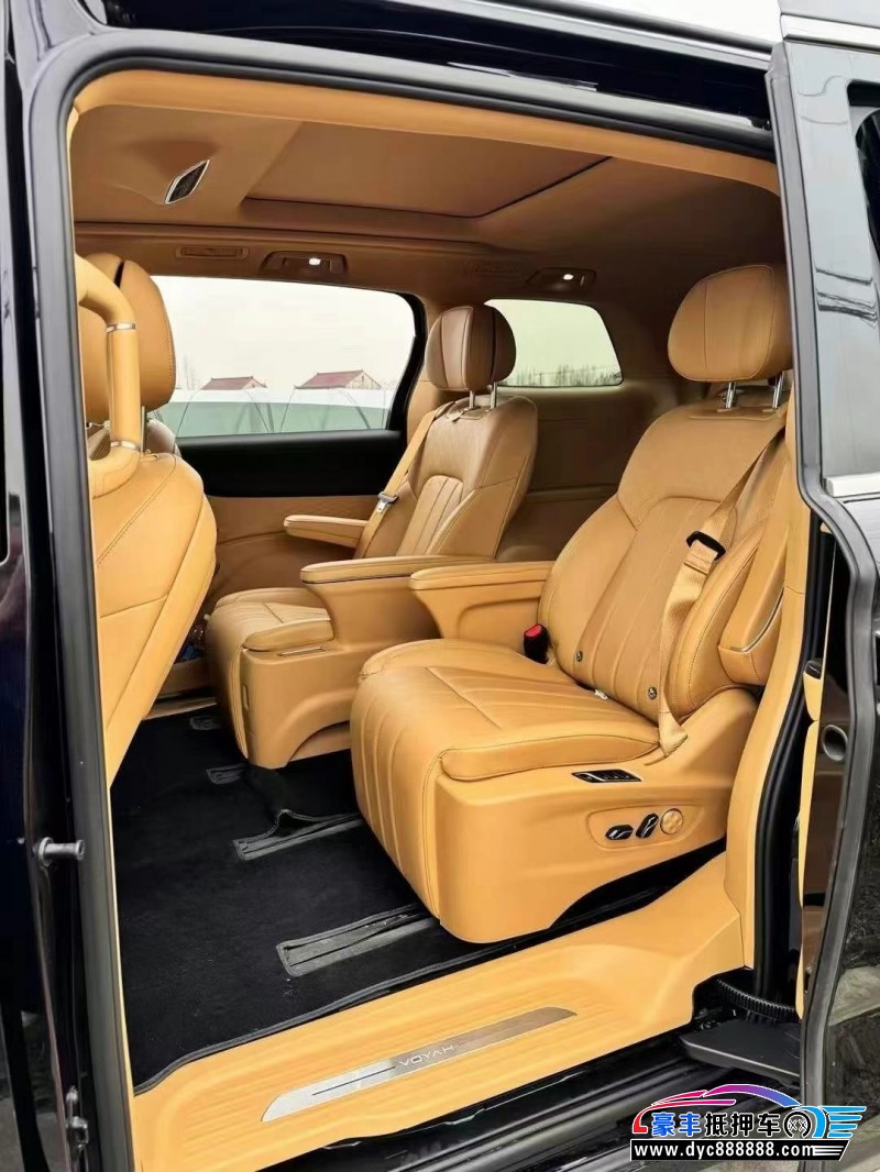 24年岚图梦想家轿车抵押车出售