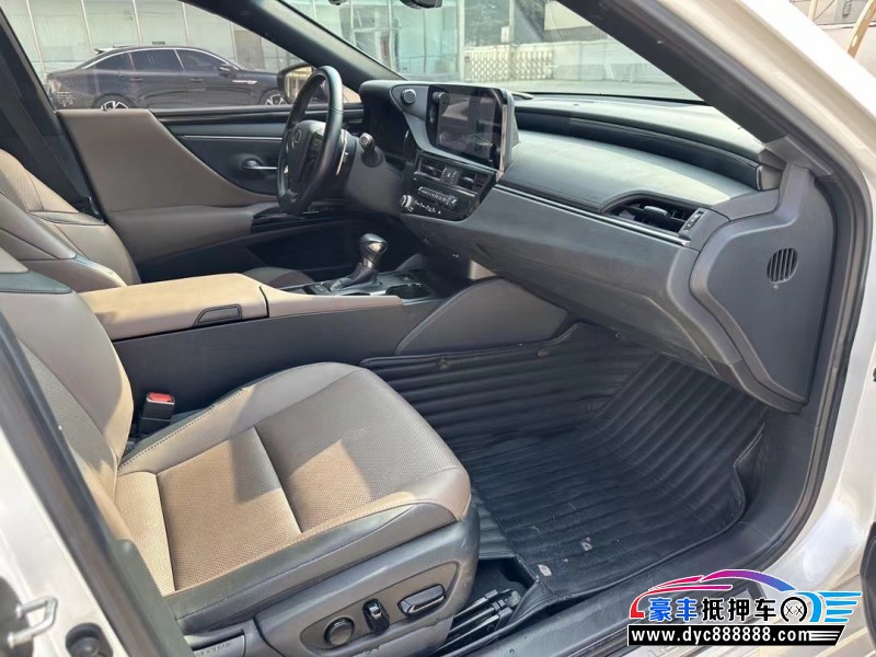 22年雷克萨斯ES轿车抵押车出售