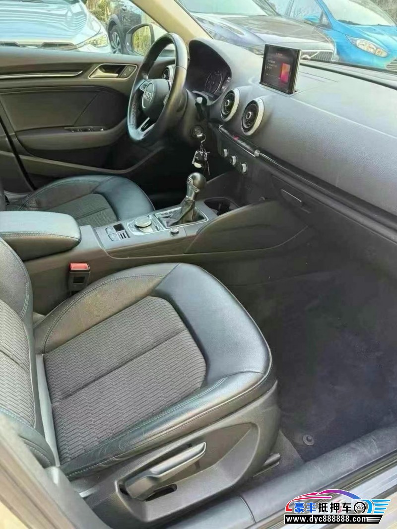 19年奥迪A3轿车抵押车出售