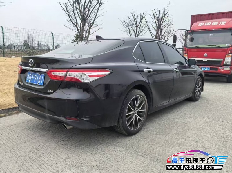 22年丰田凯美瑞轿车抵押车出售