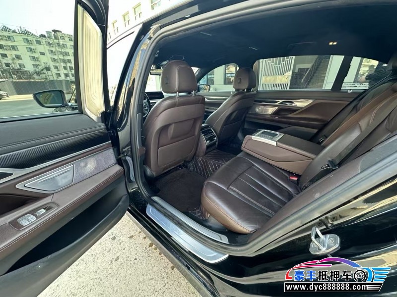 17年宝马7系轿车抵押车出售