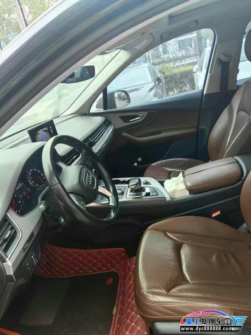 17年奥迪Q7轿车抵押车出售