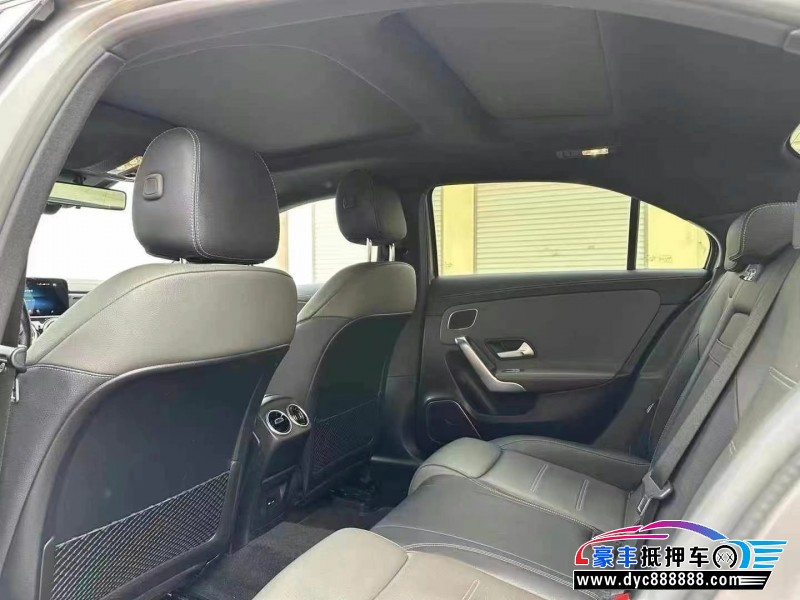 21年奔驰A级AMG轿车抵押车出售