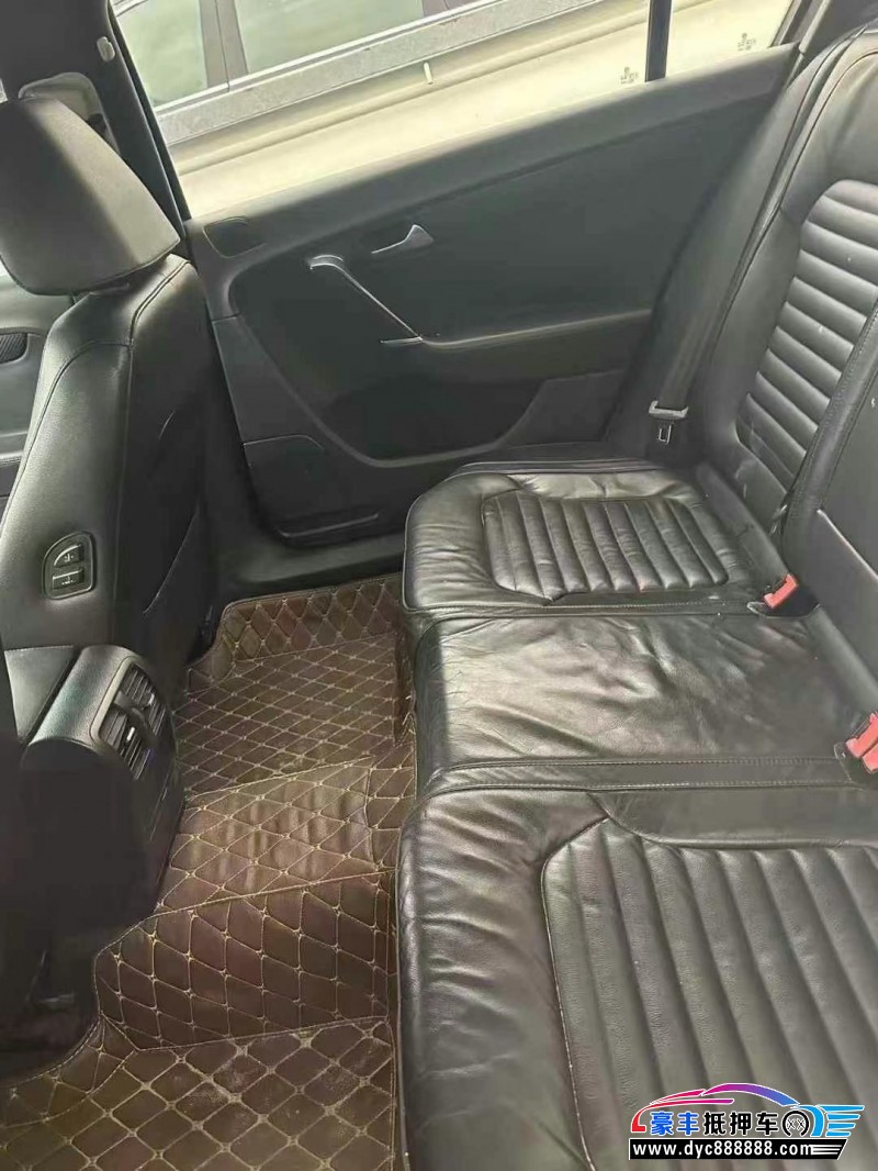 13年大众迈腾轿车抵押车出售