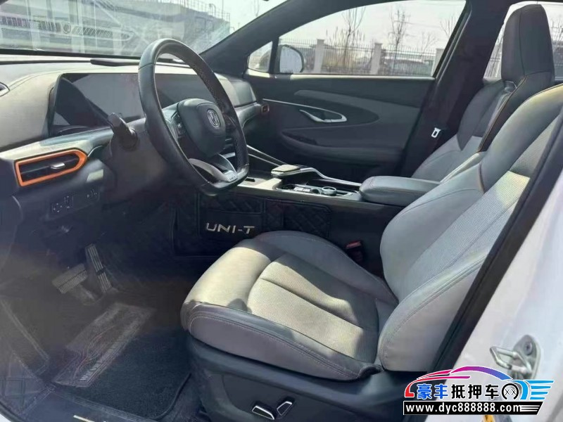 22年长安长安UNI轿车抵押车出售