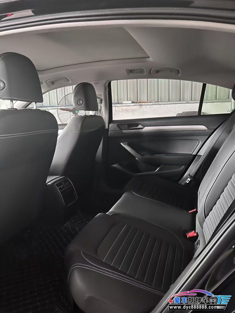 21年大众迈腾轿车抵押车出售