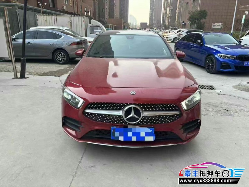 23年奔驰A轿车抵押车出售