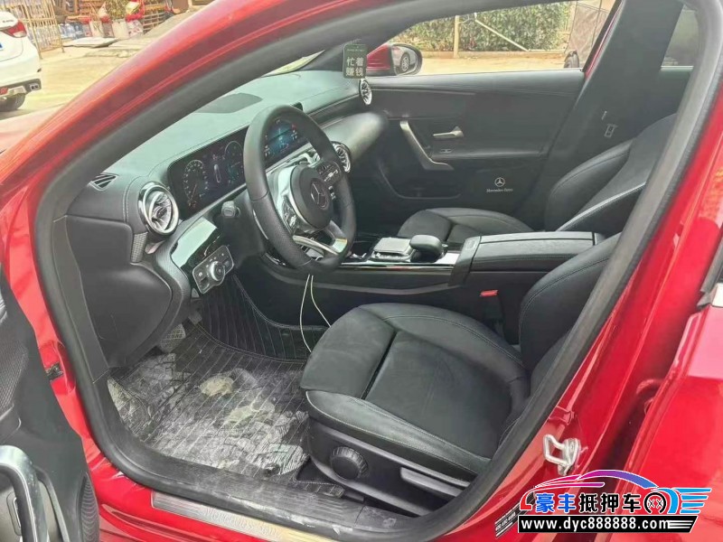 23年奔驰A轿车抵押车出售