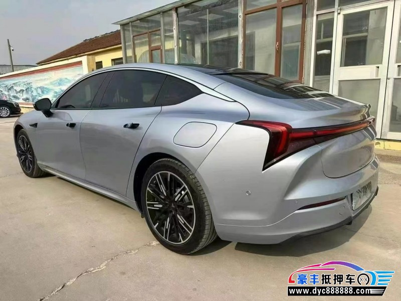 23年哪吒S轿车抵押车出售